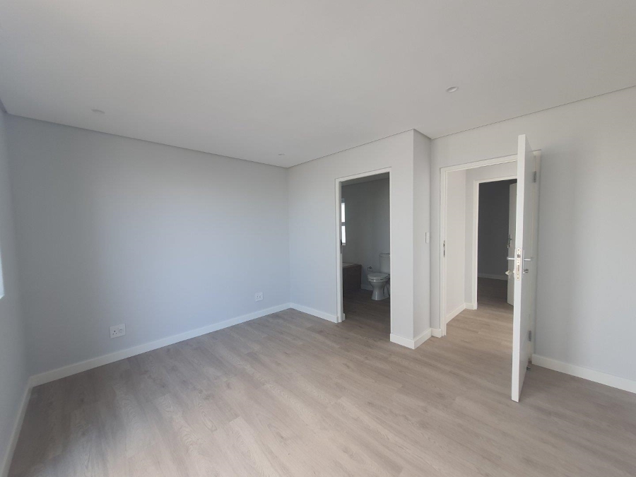 To Let 3 Bedroom Property for Rent in Loevenstein Western Cape